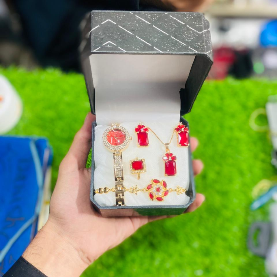 jewellery watch for ladies, elegant women wrist watch, stylish ladies watch, fashion watch for women, durable ladies wrist watch, party wear women watch, everyday women fashion watch, women elegant timepiece, ladies gift watch, women accessories Pakistan, thetrendhood.com